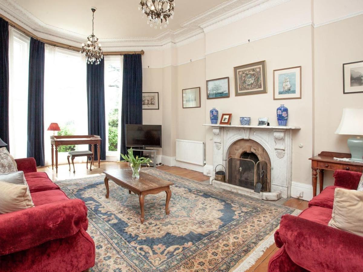 Longcroft House
