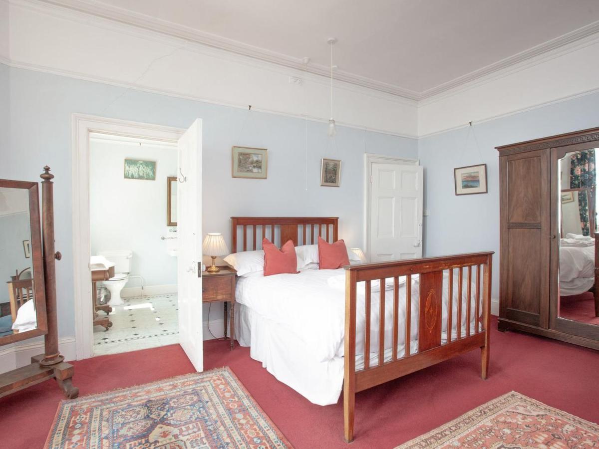 Longcroft House *
